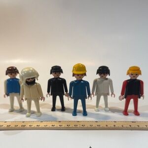 Vintage Geobra playmobil 1974 Construction Worker and figures toy x6 ( lot 33)